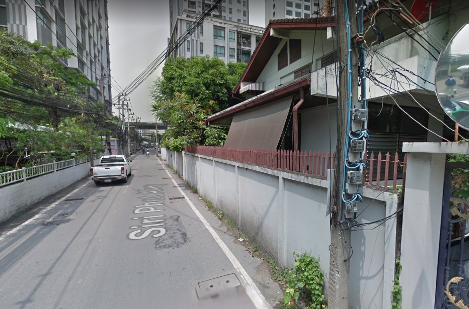 Land for sale, size 2-0-6 rai, near BTS On Nut, only 200 meters.