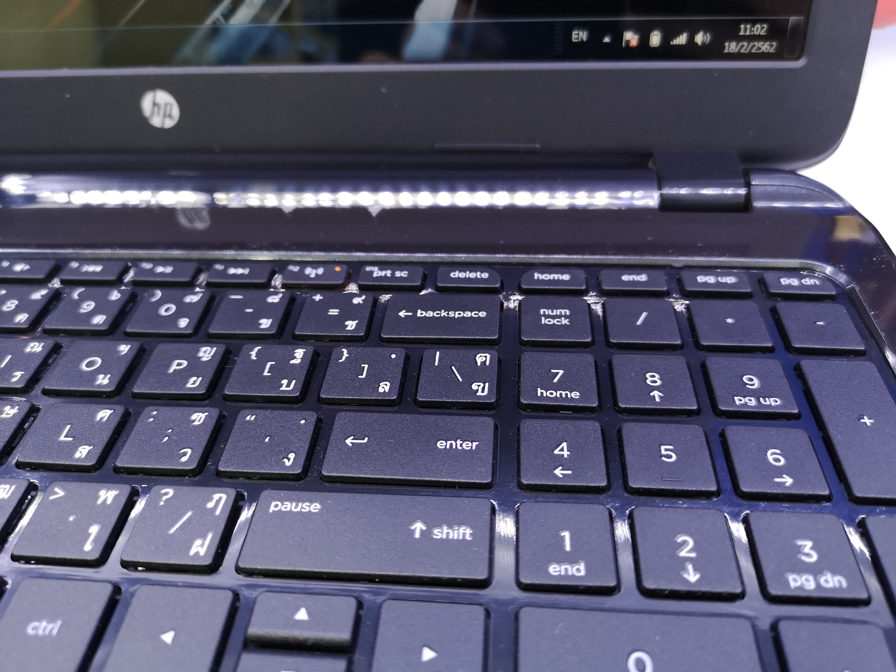 HP 15-r031ds มีตำหนิ