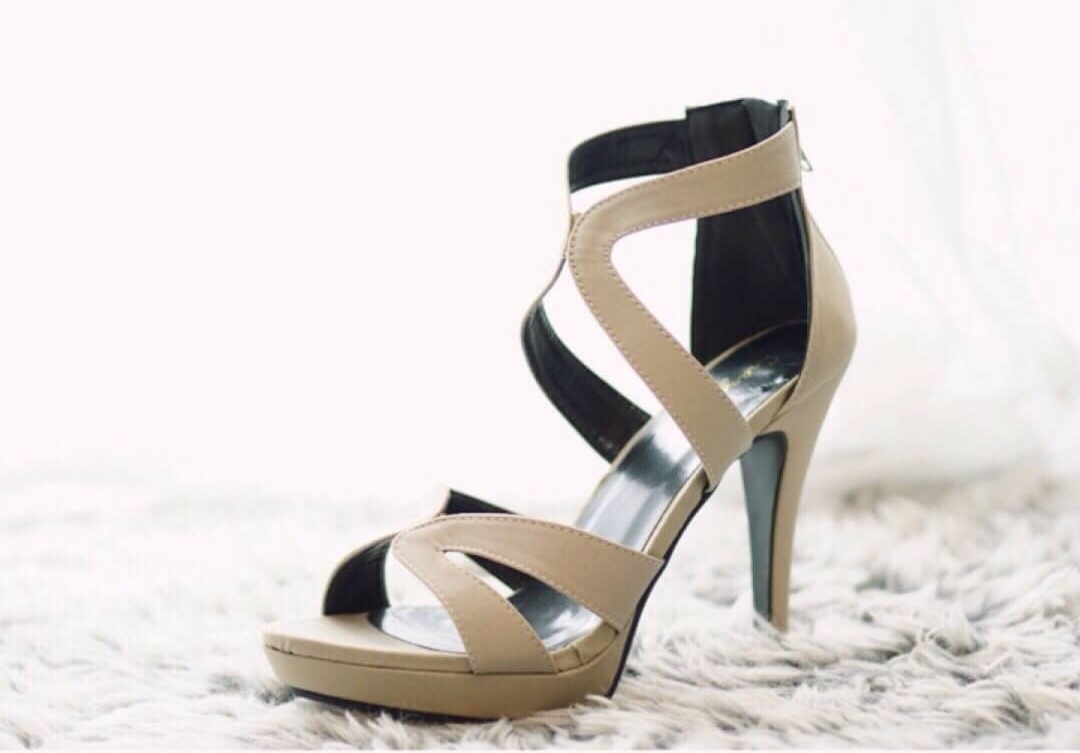 รองเท้าส้นเข็มไขว้2ชั้น (สีกรม)