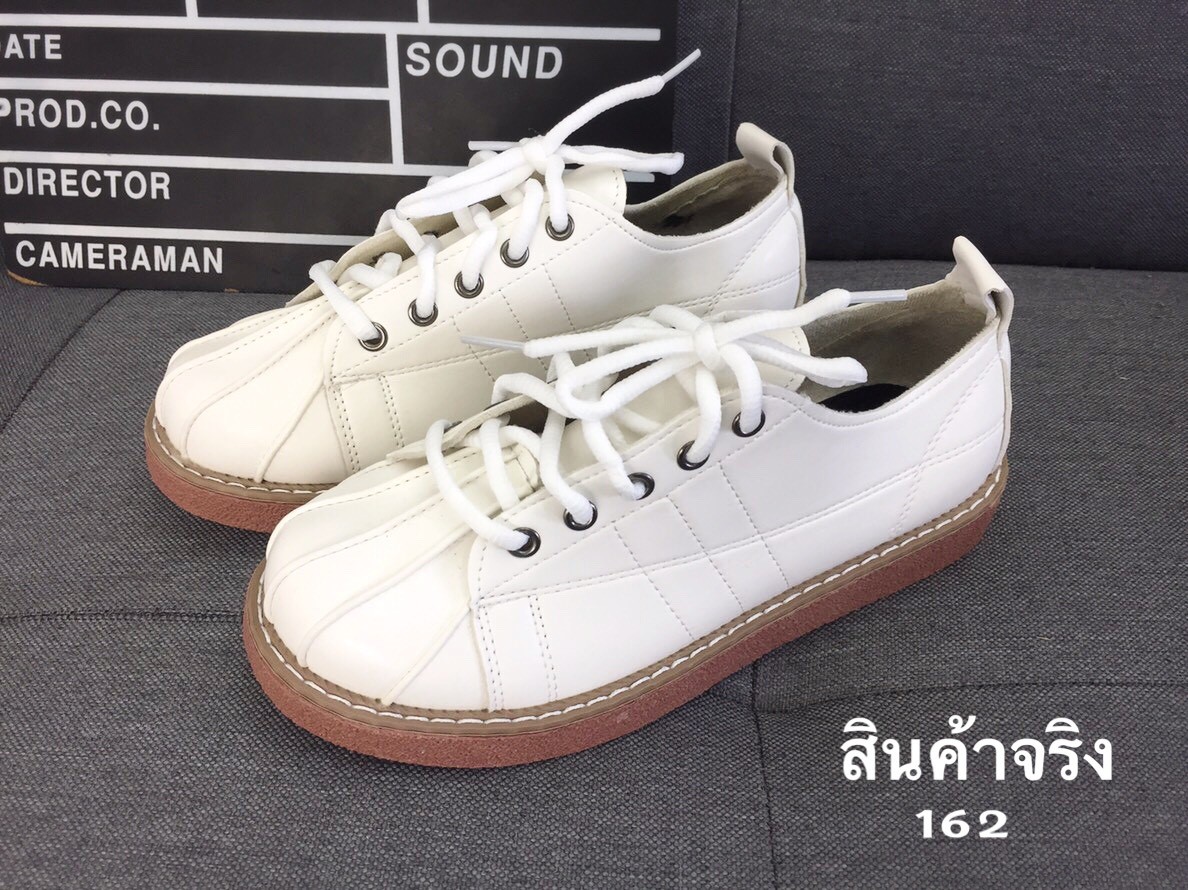 รองเท้าผ้าใบหนังนิ่มสไตล์วินเทจ (สีดำ)