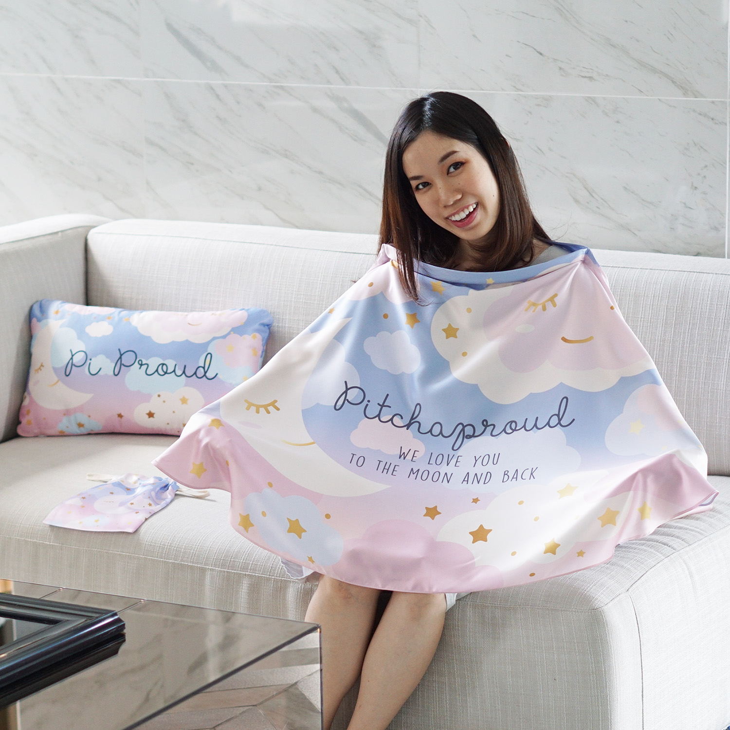 ชุดของขวัญเด็กแรกเกิด ผ้าคลุมให้นม + หมอนอิง ลาย Moon - Blue Pink
