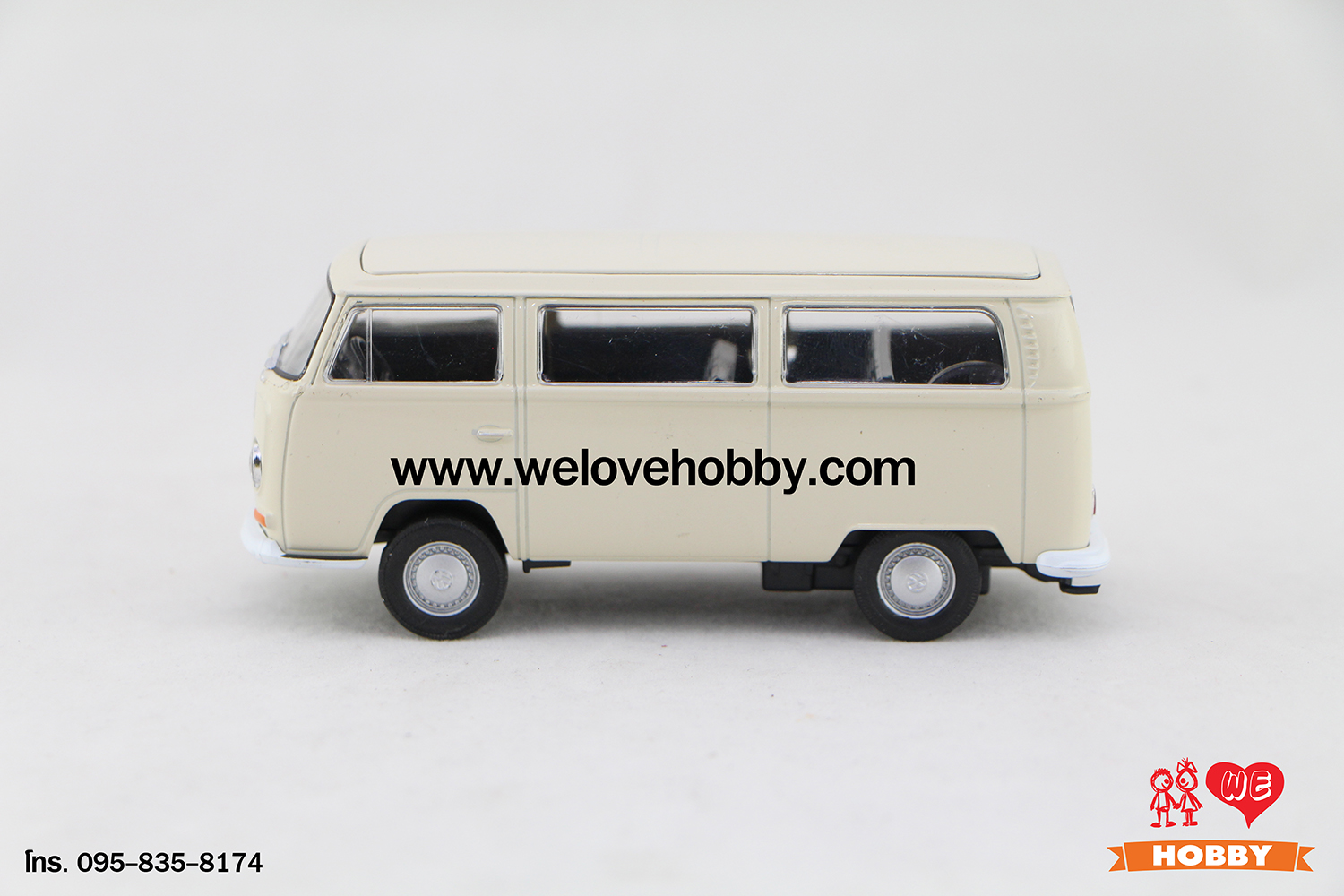 โมเดลรถตู้โฟล์คคลาสสิค 1972 Volkswagen Type 2 Bus สีครีม Scale 1:34-1:39