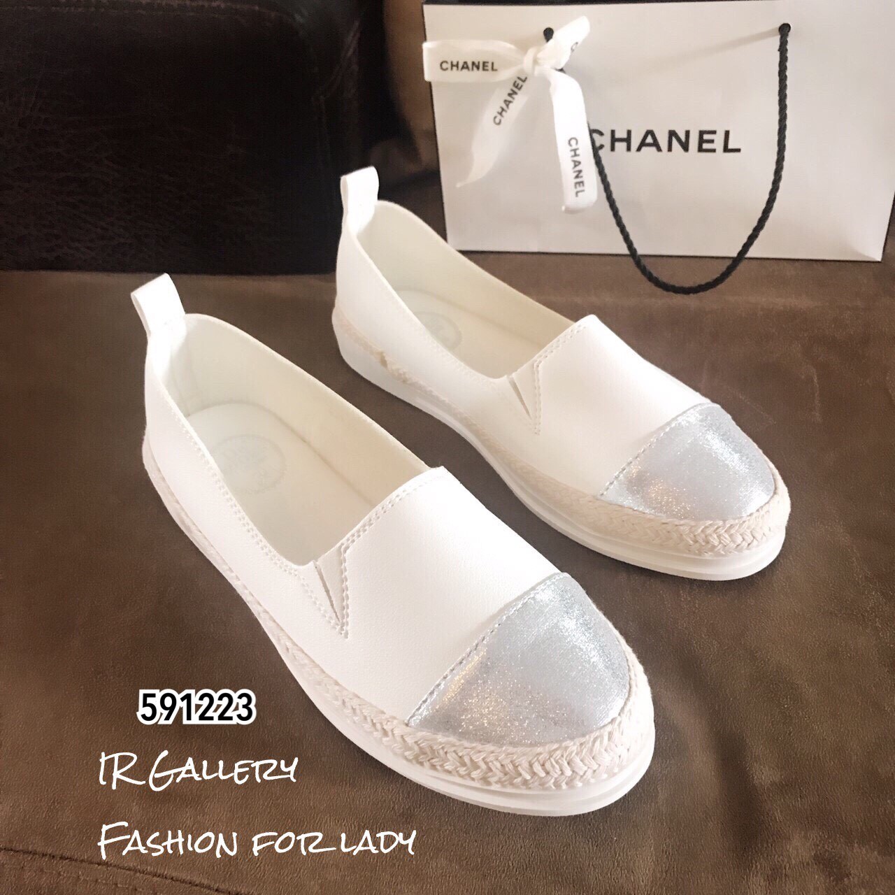 รองเท้าทรงสวมแต่งหัวเมทัลลิค (สีชมพู)