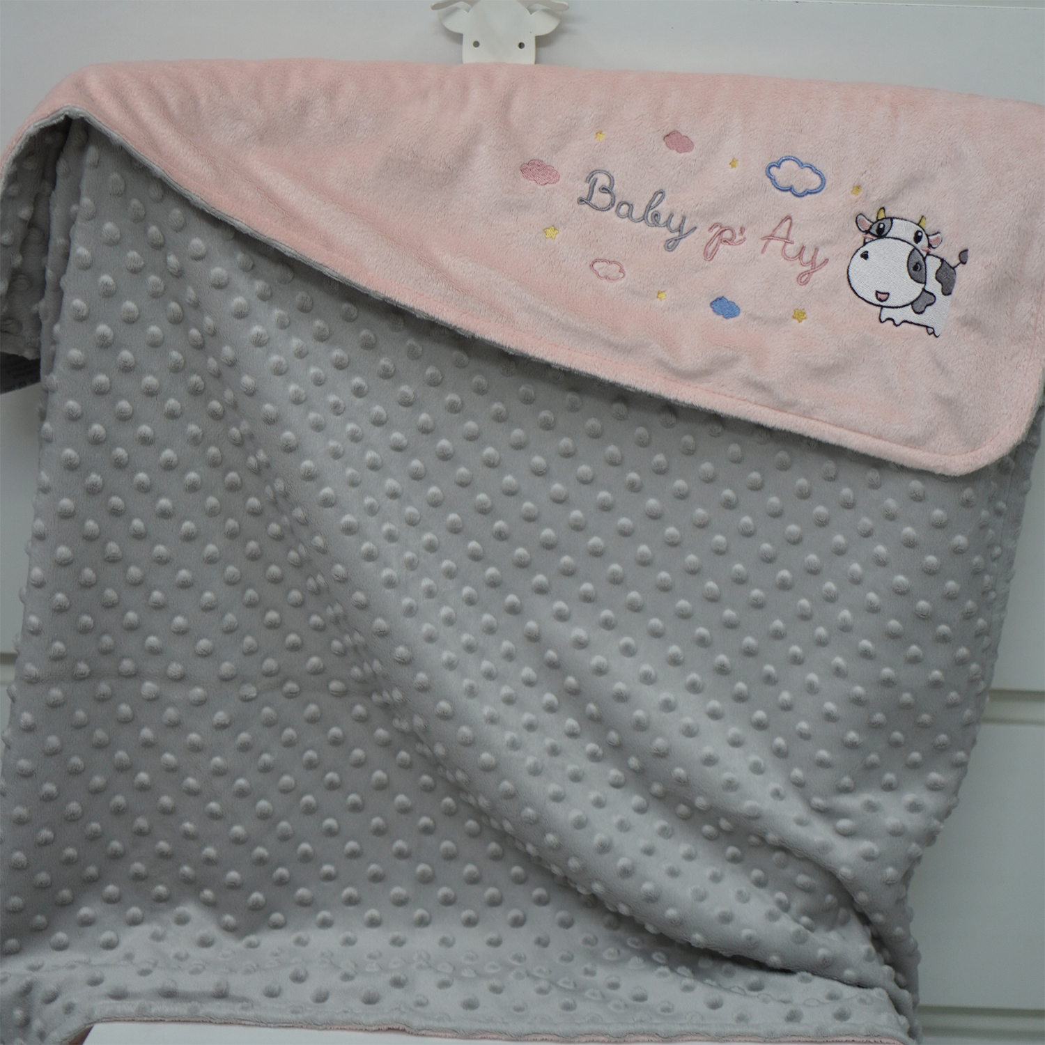 ผ้าห่ม Minky - สี Rose Quartz&Grey 75x100cm แบบปักชื่อ+การ์ตูน - Cow