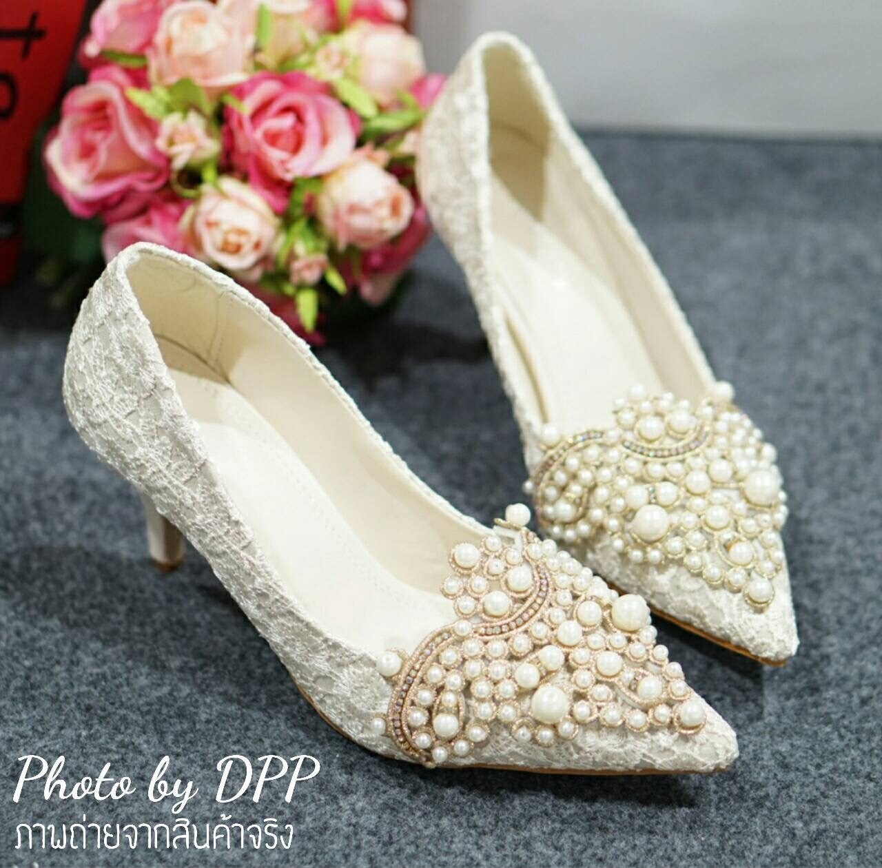 พร้อมส่ง : รองเท้าคัทชูลูกไม้ประดับมุข