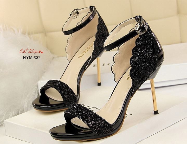 รองเท้าส้นสูงรัดข้อบุกลิตเตอร์ (สีบรอนซ์)