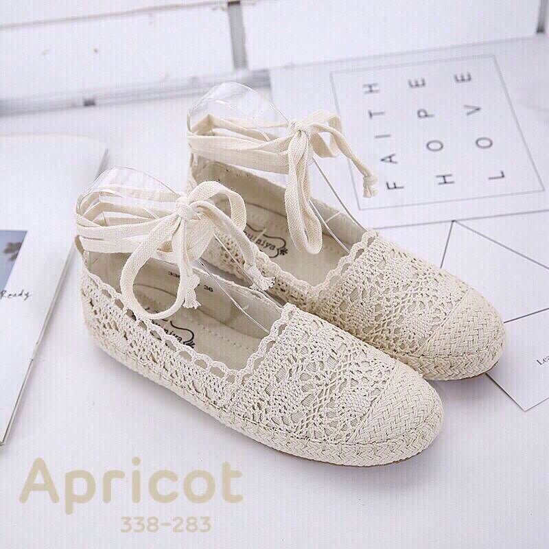 รองเท้าลูกไม้ส้นแบน Style Valentino (มีสายถอดได้)