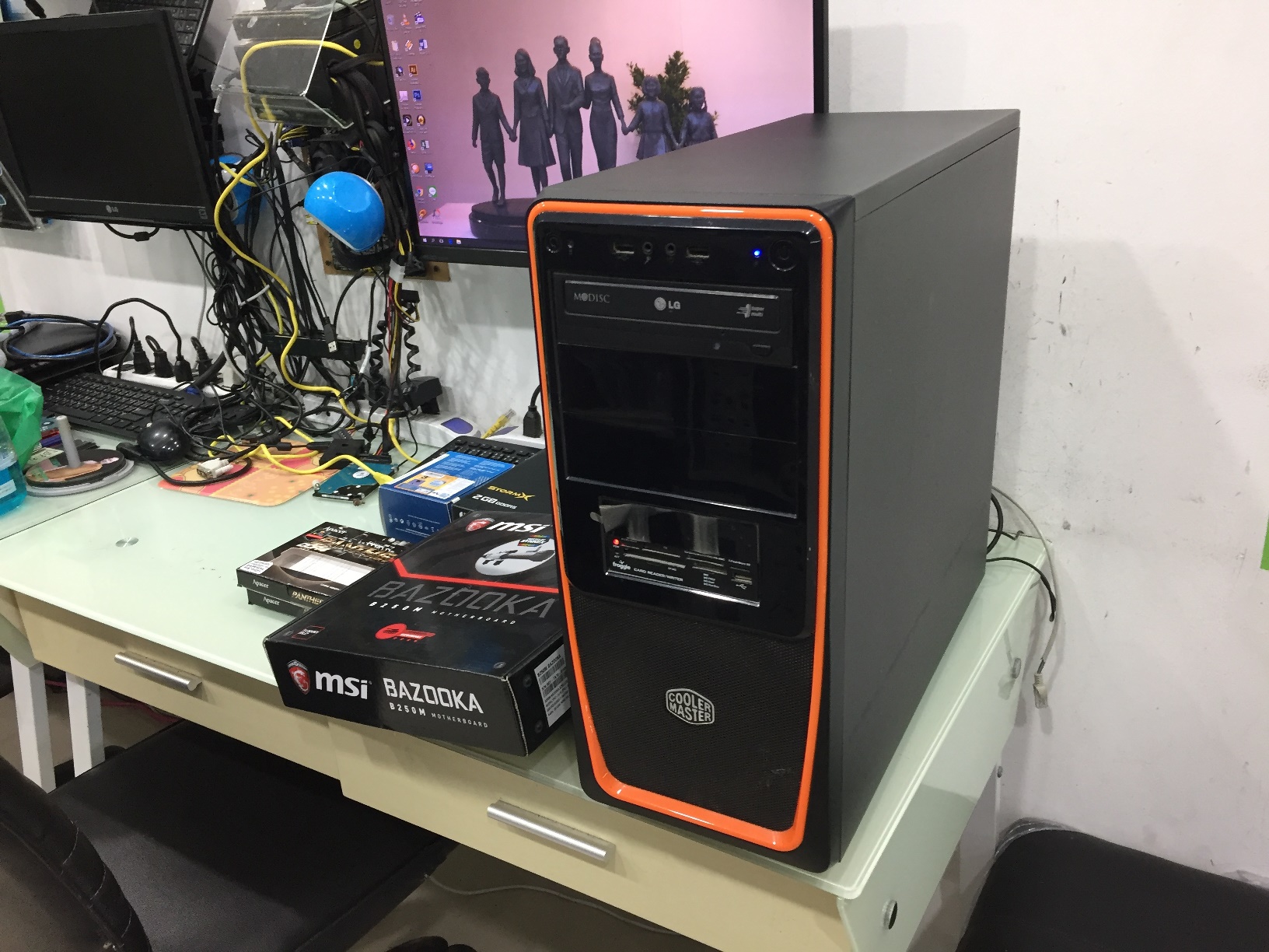 i5-7400 GTX1050 2GB.
