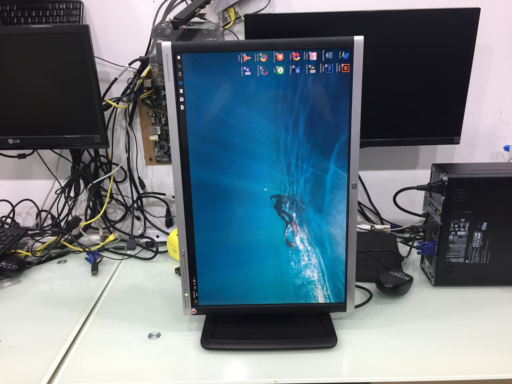 22" LCD HP LA2205Wg