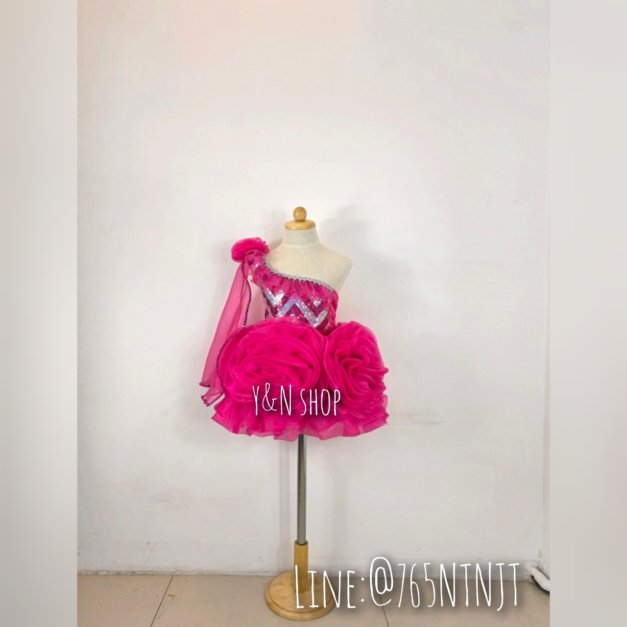 Y&NShop ชุดกุหลาบฟันปลา ชุดดรัมเมเยอร์ ชุดดรัมเมเยอร์เด็ก ชุดเชียร์ลีดเดอร์เด็ก