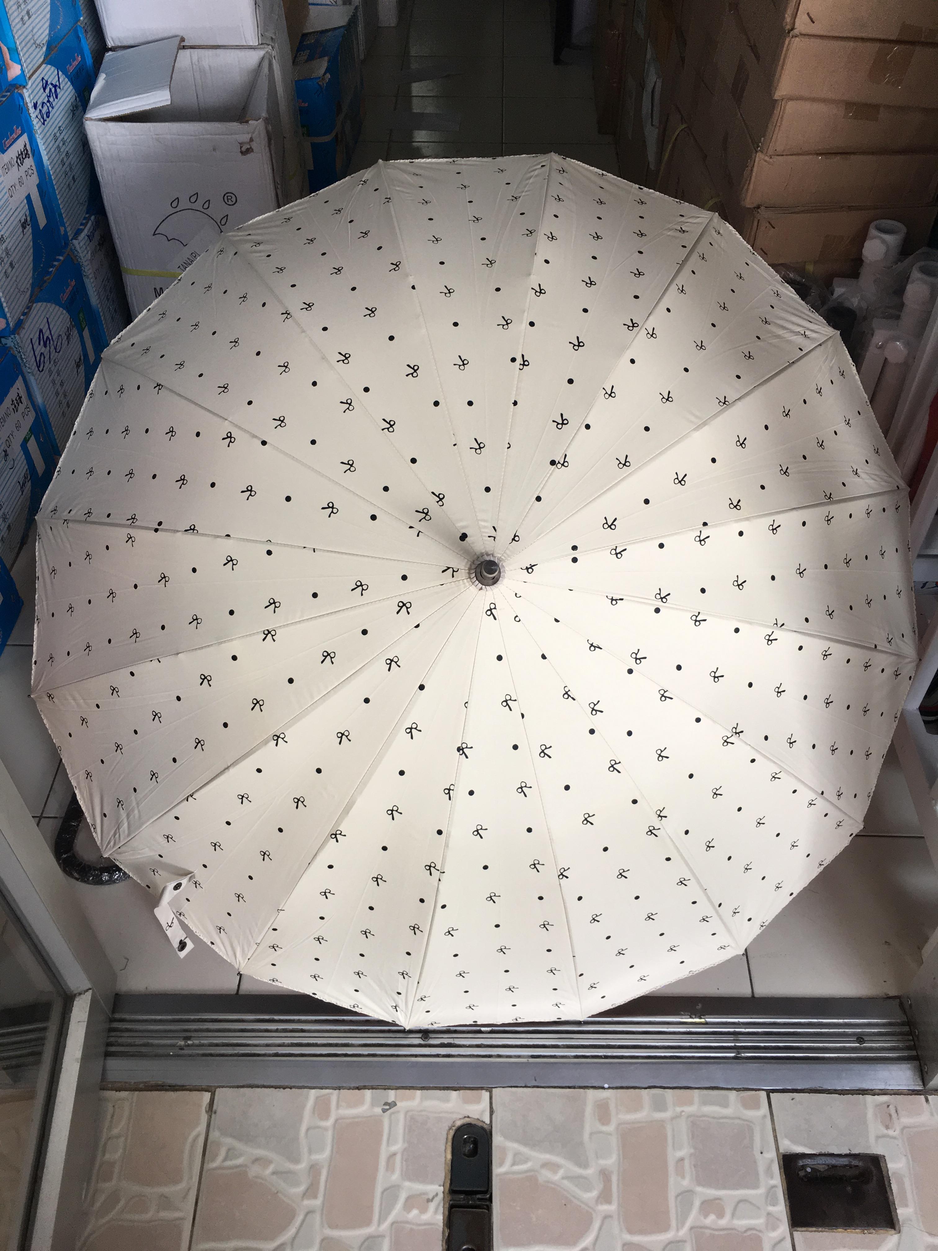 ร่มตอนเดียว23นิ้วลายโบว์มีระบายลูกไม้มียูวีสีทอง