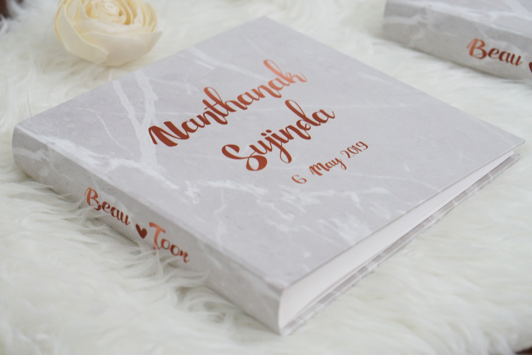 สมุดเซ็น สมุดอวยพร แบบสั่งทำใส่ชื่อ ลาย Grey Marble - Copper
