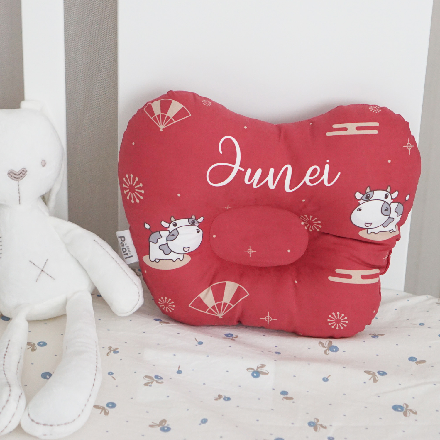 หมอนเด็ก หมอนหลุม Baby Pillow สั่งทำใส่ชื่อ ลาย Cow1 - Red