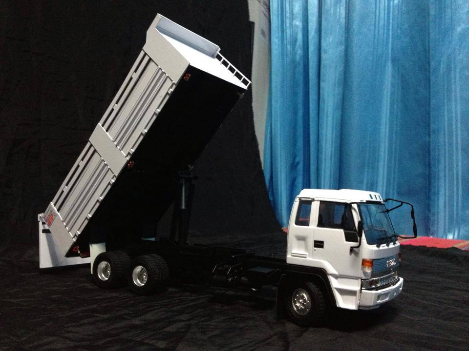 โมเดลรถบรรทุกดัมพ์สามมิตรจำลอง 1/32