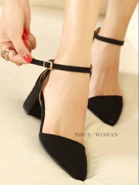 พร้อมส่ง : รองเท้าส้นสูง Style Zara