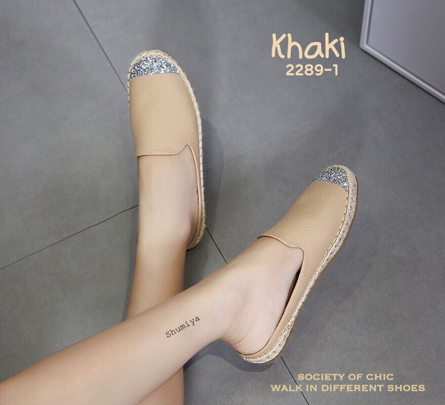 รองเท้าสวมแต่งกากเพชร (สีชมพู)