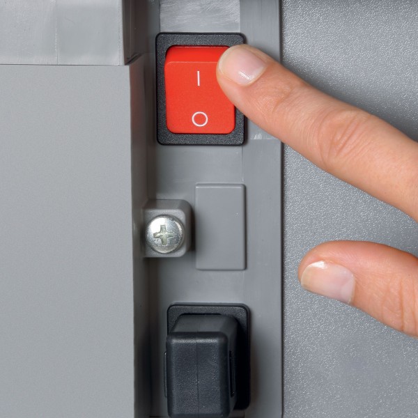 ขายถูก เครื่องทำลายเอกสาร DAHLE รุ่น 40104 ตัดครั้งละ 16 แผ่น/ครั้ง ( A4/70) ตัดตรง