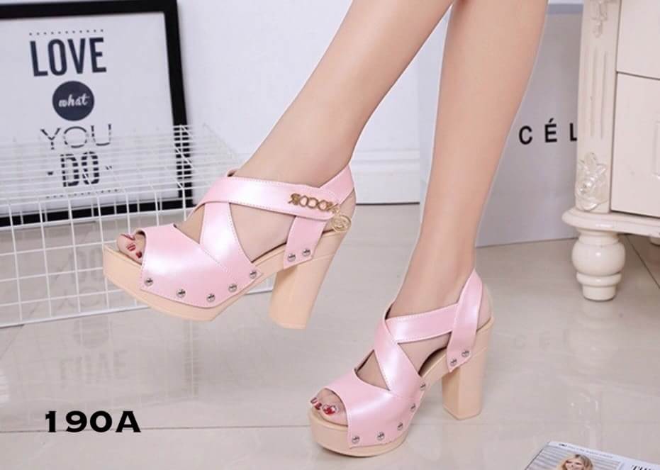 รองเท้าส้นสูง Platform