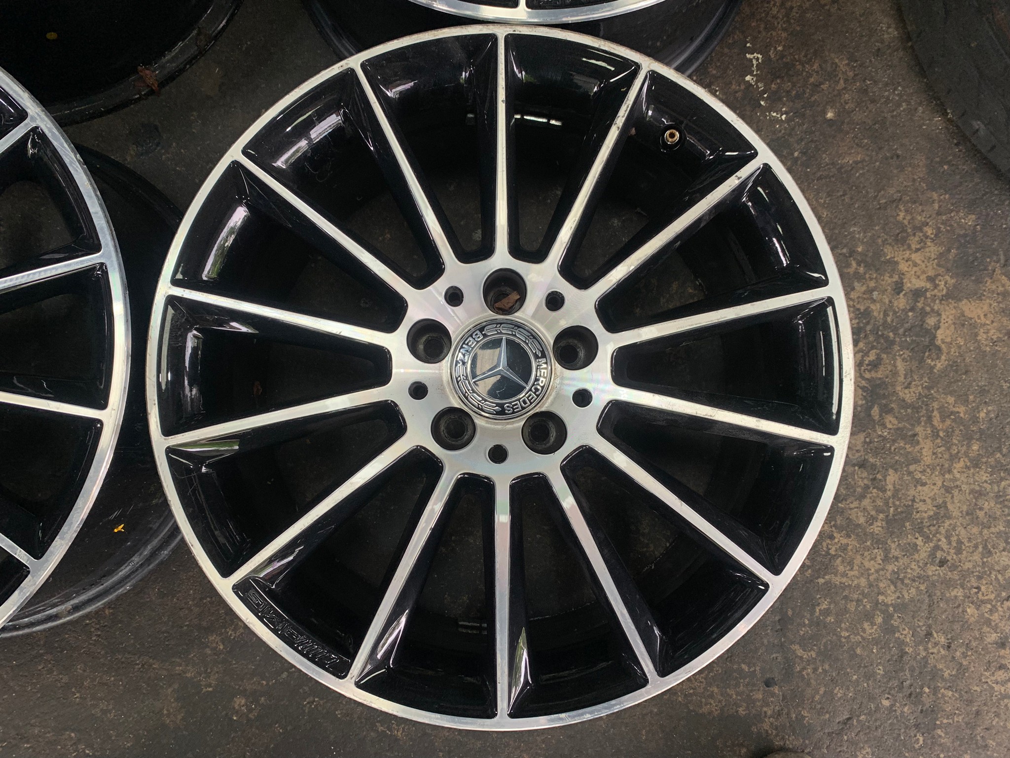 ล้อเบนซ์แท้ AMG Multi Spoke W172 18"