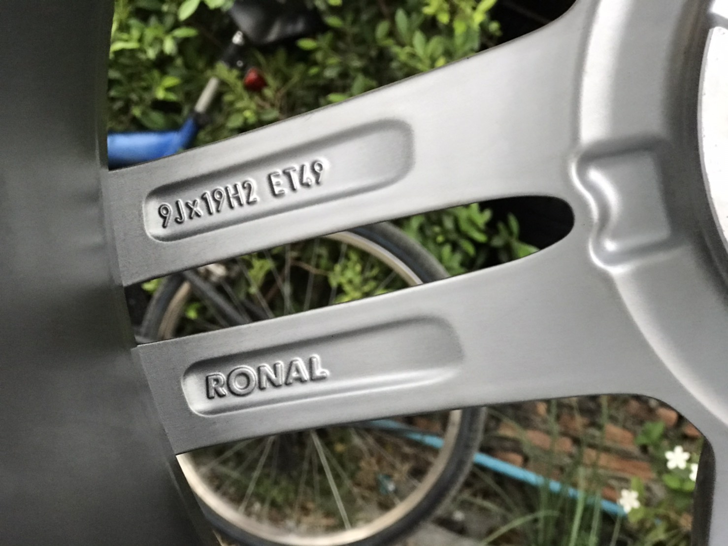 ล้อแท้ AMG 5-twin spoke (19 inch)