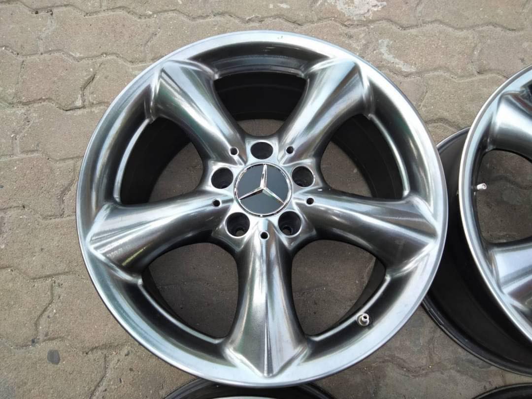 ล้อแท้ กล้วย เดิม W209 17นิ้ว