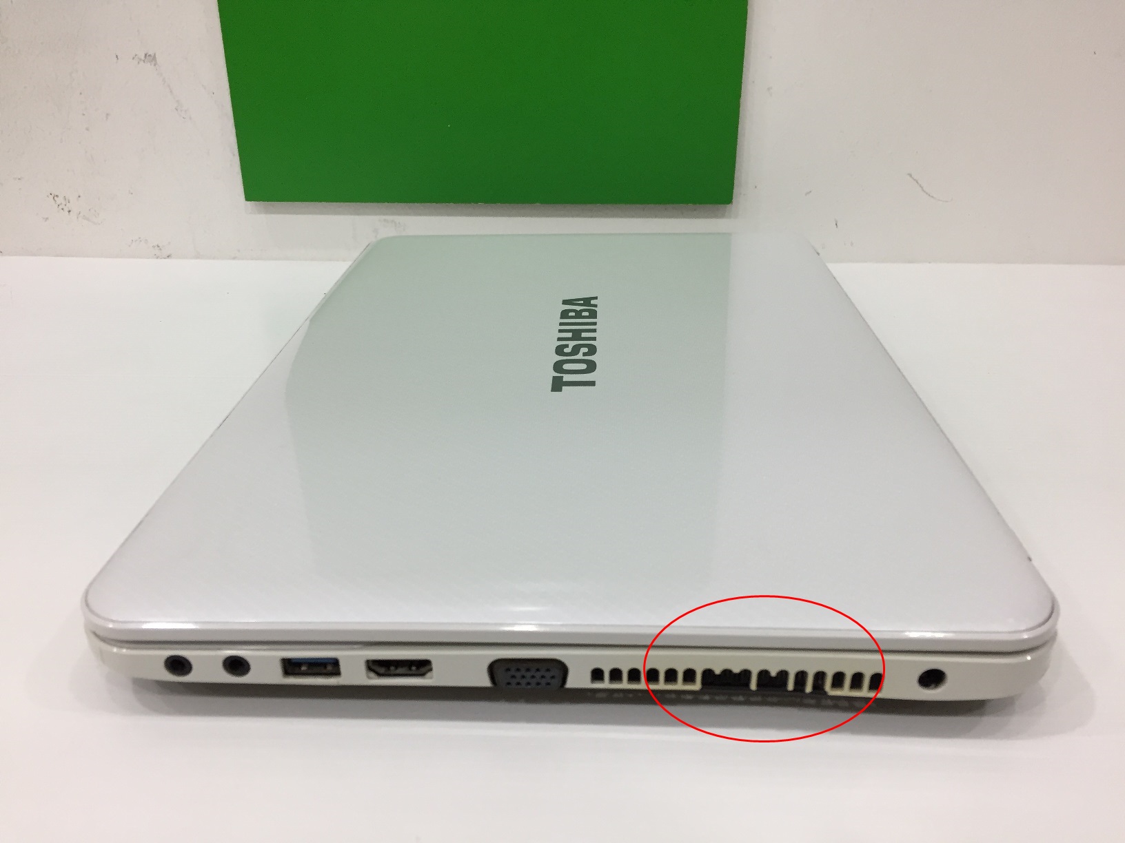 TOSHIBA Satellite M840-1068X