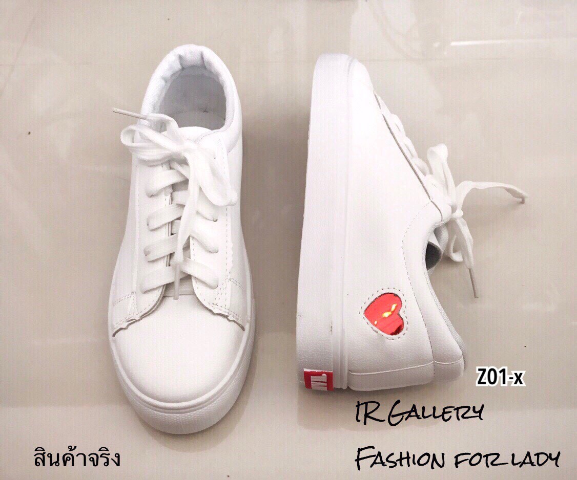 รองเท้าผ้าใบพียูนิ่มแต่งหัวใจ