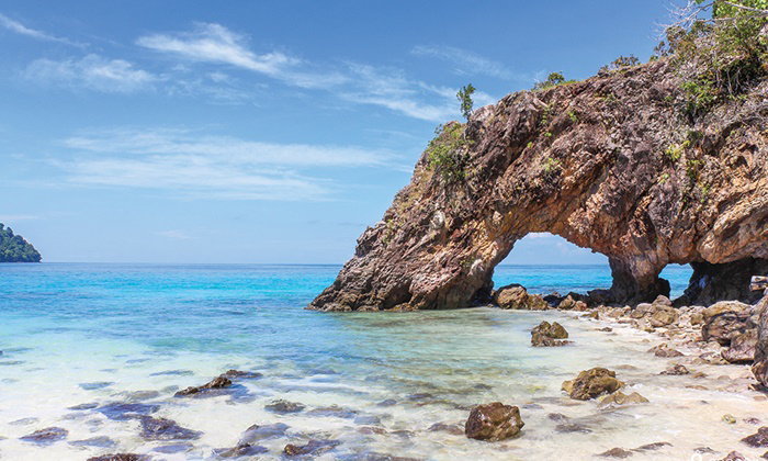 ขายกิจการรีสอร์ทหรูติดทะเล บนเกาะหลีเป๊ะ ฝั่งหาดซันไรซ์ ต.เกาะสาหร่าย อ.เมือง จ.สตูล
