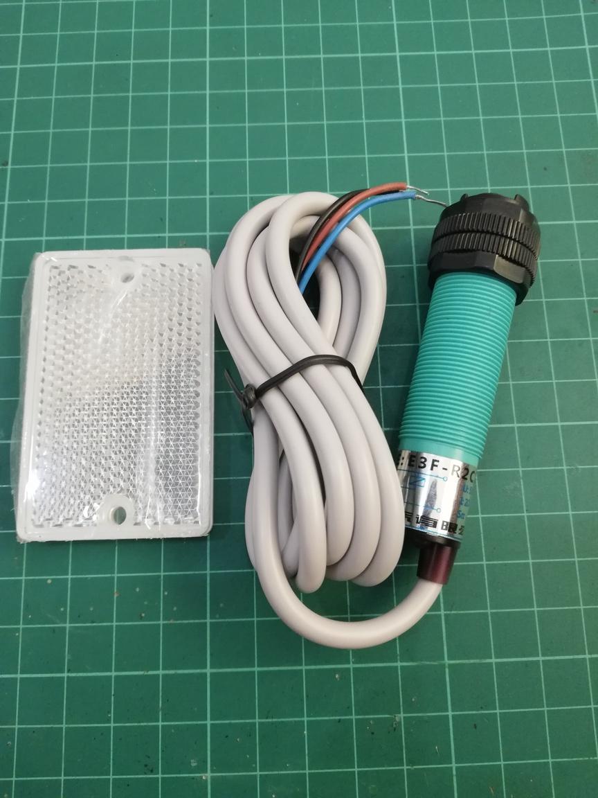 E3F-R2NK ( 6-24V. NPN)