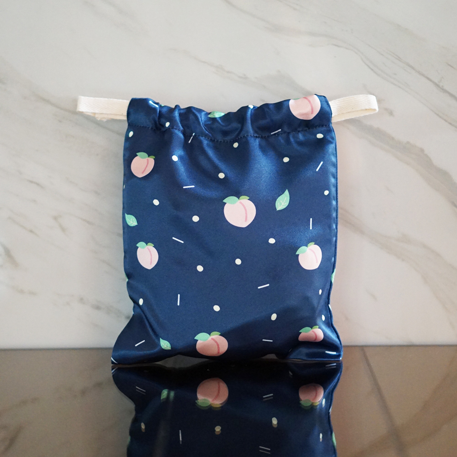 ผ้าคลุมให้นม สั่งทำใส่ชือ ลาย Peach - Navy