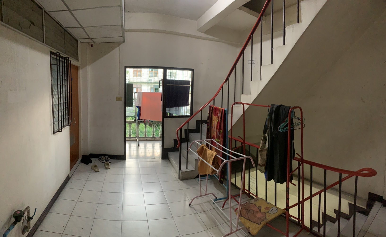 ขายอาคารเหมาะทำโฮสเทล ใกล้สถานีรถไฟฟ้า BTS พระโขนง เพียง 700 เมตร