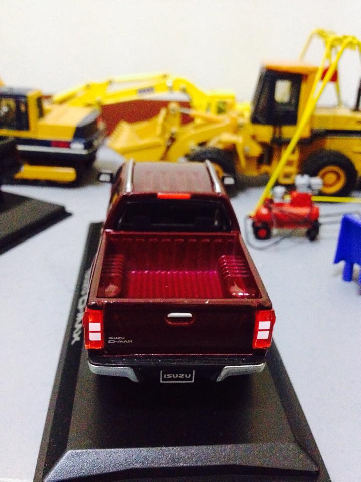 โมเดล Isuzu D max 1/43