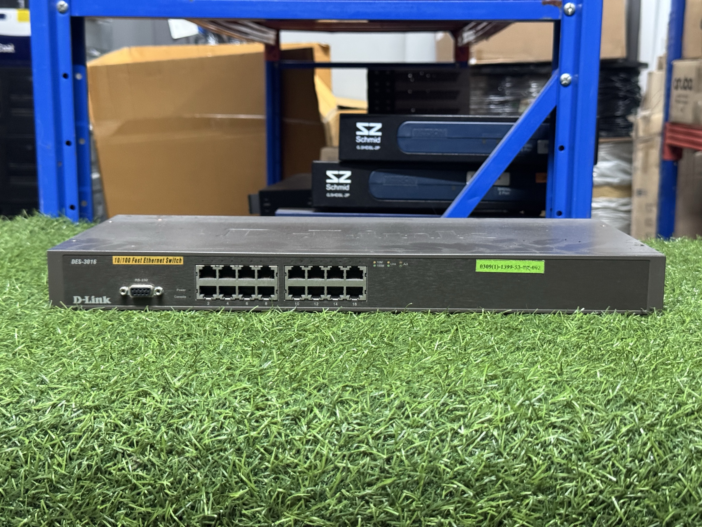 สวิตซ์ฮับ D-Link DES-3016