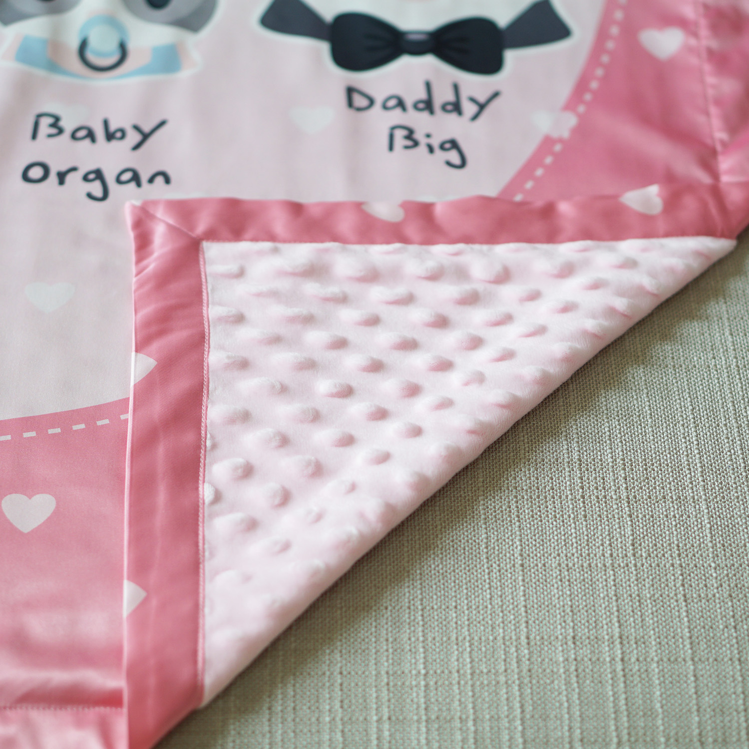 ผ้าห่มเด็ก ใส่ชื่อ ลายกระต่าย สีชมพู / Rabbit Family - Pink