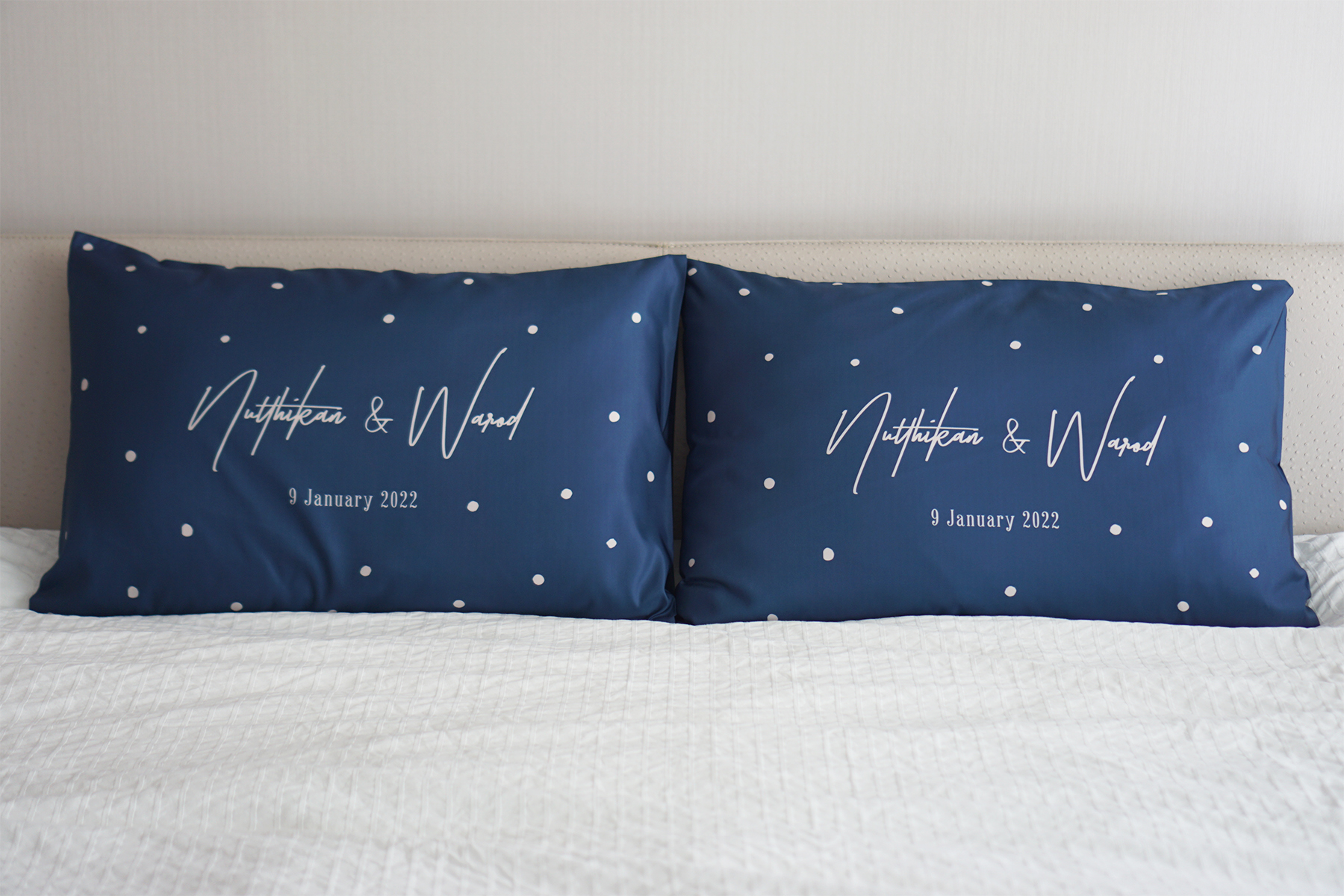 ปลอกหมอนหนุนคู่ พิมพ์ลายเต็มผืน Polka Dot - Navy