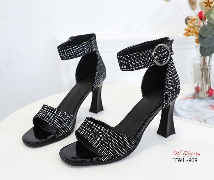 รองเท้าส้นสูงรัดข้อปั้มลาย