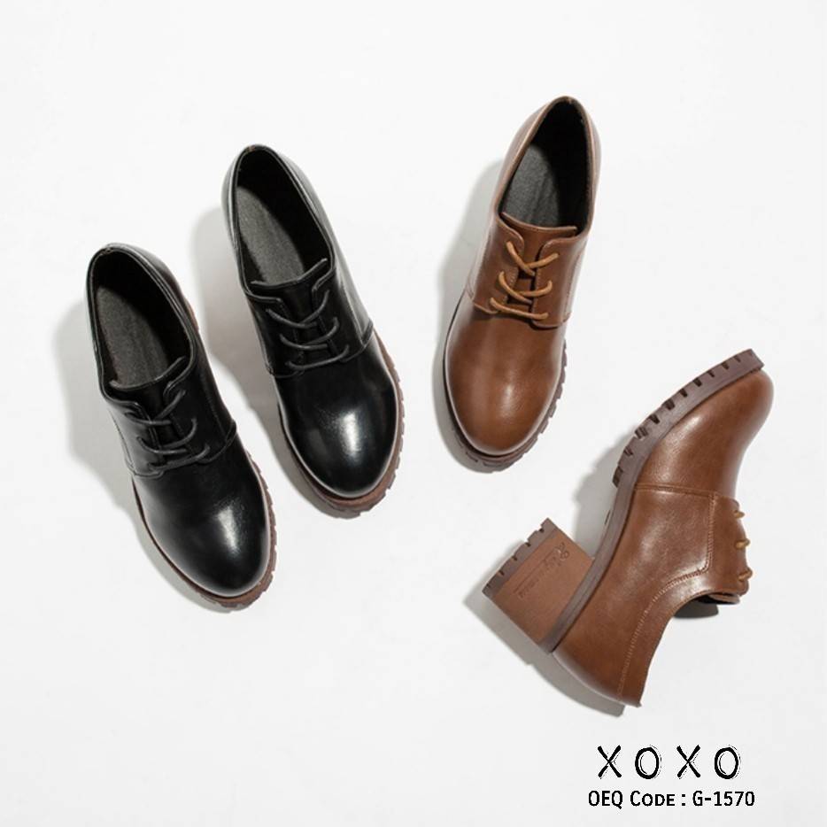 รองเท้าผ้าใบเสริมส้นทรง Oxford (สีดำ)