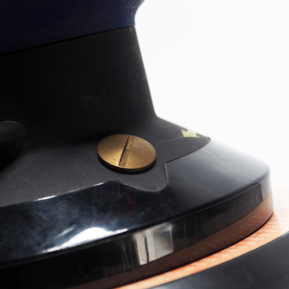 เครื่องขัดกระดาษทรายกลมขนาด 6 นิ้ว แบบดูดฝุ่น / TW-303S6CS