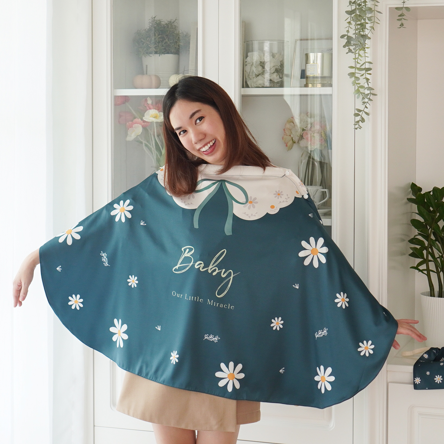 ผ้าคลุมให้นม (รุ่นมีกระดุม ถอดโครงได้) พร้อมส่ง ลาย Daisy - Green