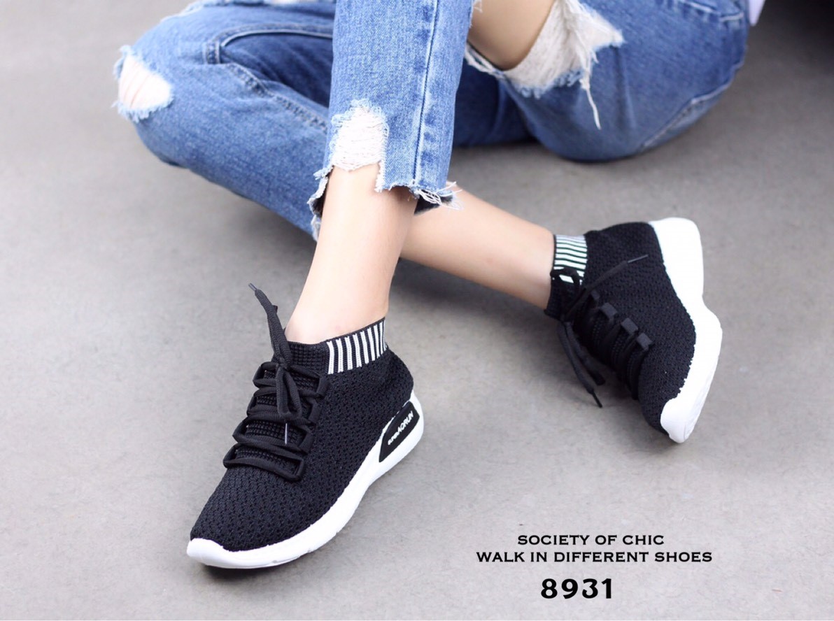 รองเทเา้ผ้าใบสไตล์Sportแต่งขอบถุงเท้าลายทาง (สีดำ)
