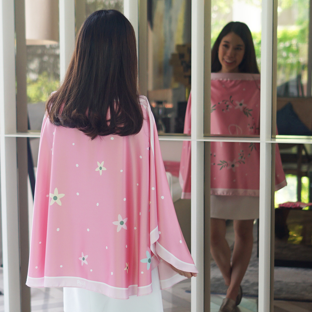 ผ้าคลุมให้นม สั่งทำใส่ชือ ลาย Floral Frame - Pink