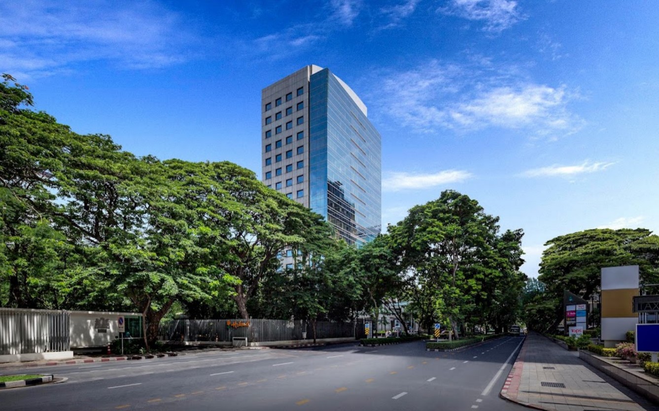 ให้เช่าอาคารสำนักงานติดถนนวิทยุ ใกล้สวนลุมพีนี และใกล้รถไฟฟ้า BTS เพลินจิต 600 เมตร 208 WIRELESS ROAD BUILDING | BANGKOK