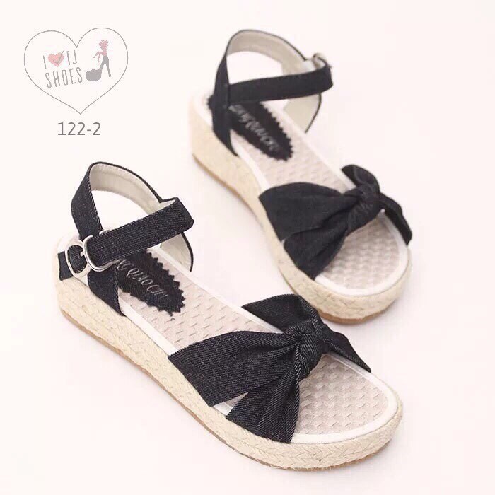 พร้อมส่ง : รองเท้าลำลองสไตล์แฟชั่นญี่ปุ่น (สียีนส์เข้ม)