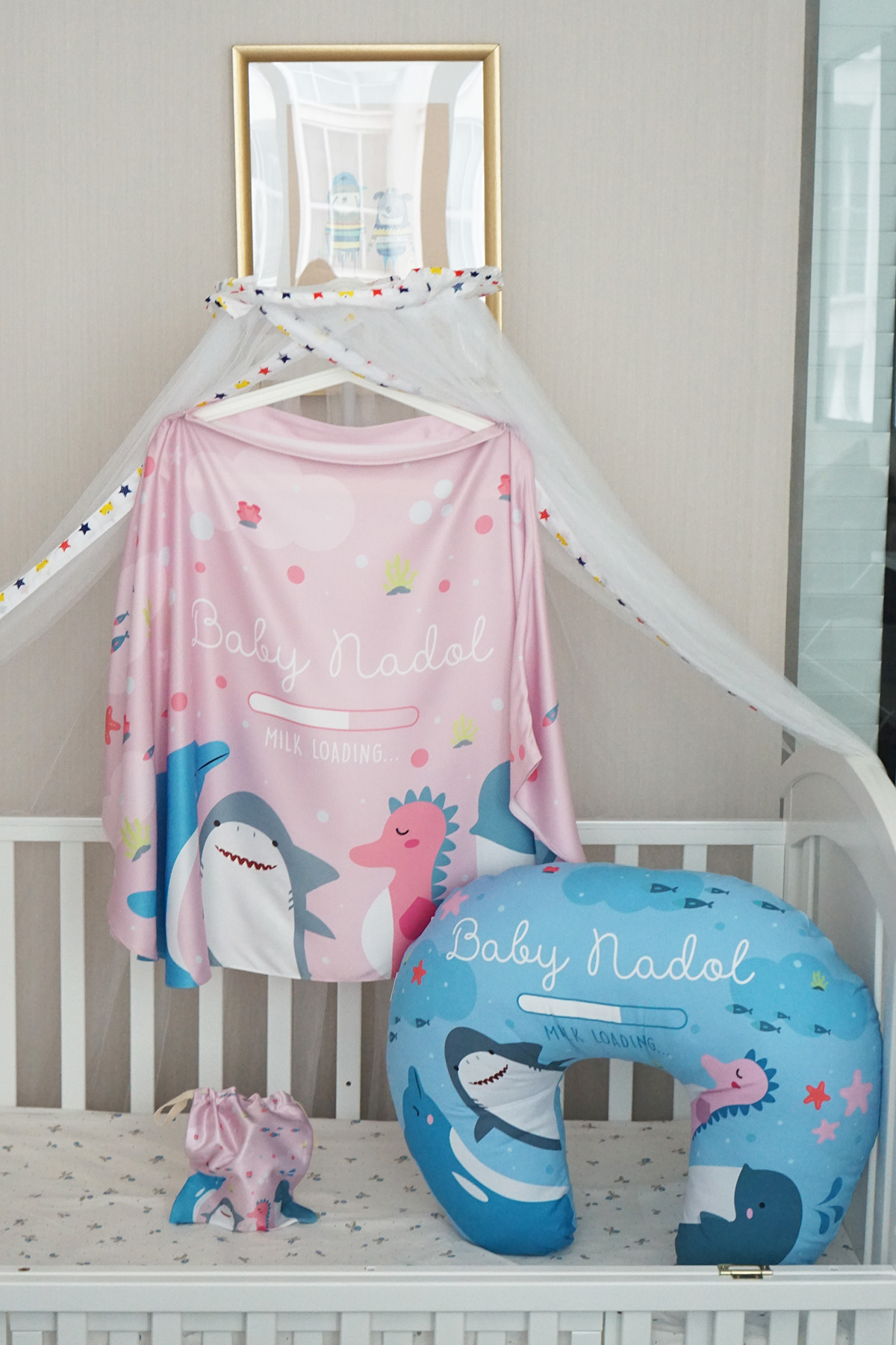 ชุดของขวัญเด็กแรกเกิด NP2 ผ้าคลุมให้นม + หมอนรองให้นม ลาย Sea Party Pink & Blue