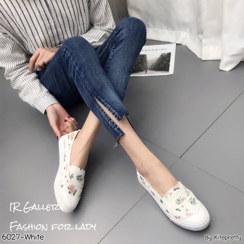 รองเท้าผ้าใบ Style Kedsทรงสวมลายดอกไม้