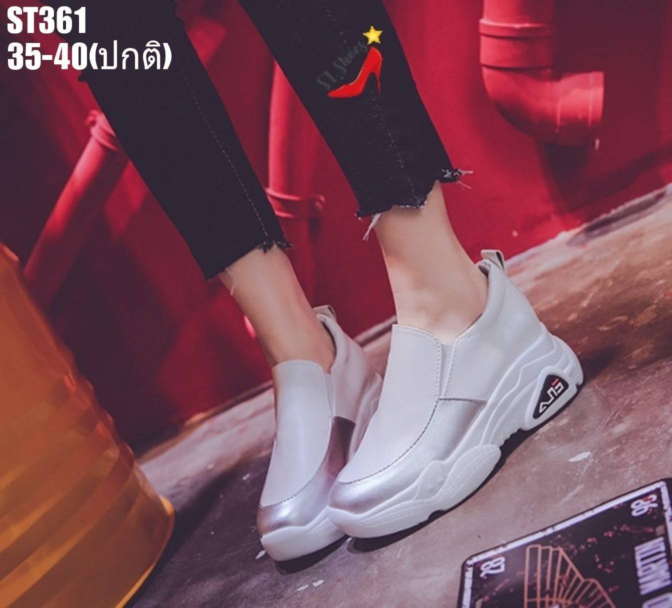 รองเท้าผ้าใบทรงสวยตัดสีเมทัลลิค (สีดำ)