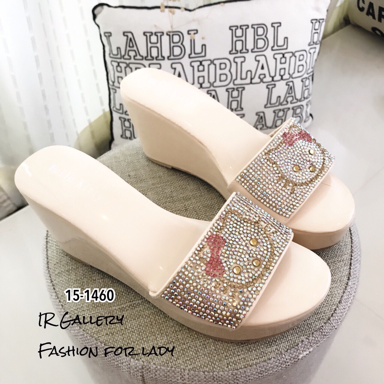 รองเท้าส้นเตารีด Style Hello Kitty (สีดำ)
