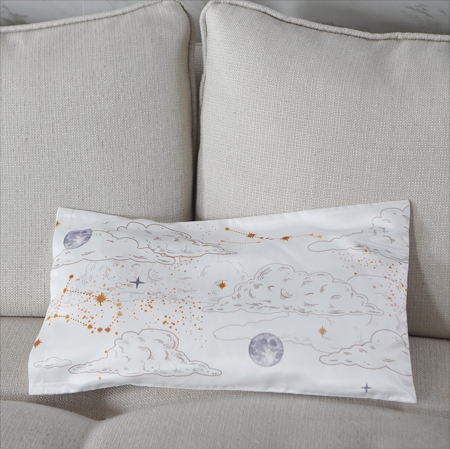 หมอนเด็ก สั่งทำใส่ชื่อ ลาย Zodiac - White
