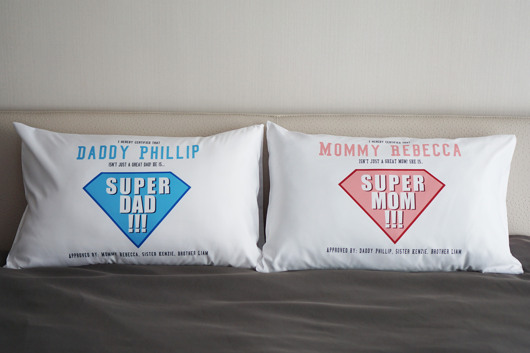 ปลอกหมอนหนุนคู่ สีขาว Super Dad & Supper Mom