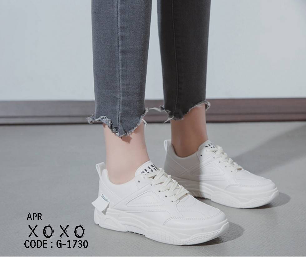 รองเท้าผ้าใบสไตล์Sport Girlแต่งลายข้าง (สีขาว)
